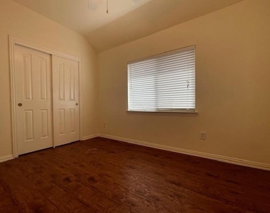 8519 Babbling Brook Court - Photo Thumbnail 39