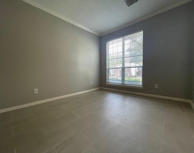 8519 Babbling Brook Court - Photo Thumbnail 4
