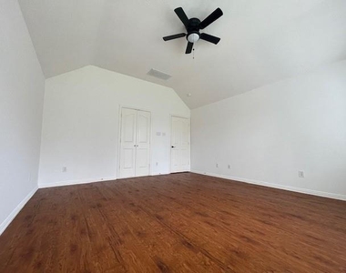 8519 Babbling Brook Court - Photo Thumbnail 23