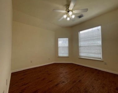 8519 Babbling Brook Court - Photo Thumbnail 36