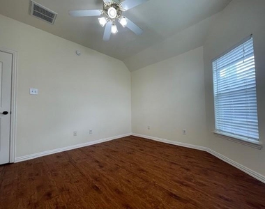 8519 Babbling Brook Court - Photo Thumbnail 43