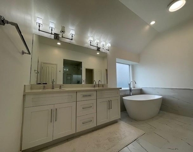 8519 Babbling Brook Court - Photo Thumbnail 25