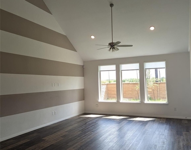 10503 Dolce Lane - Photo Thumbnail 8