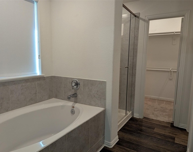 10503 Dolce Lane - Photo Thumbnail 18