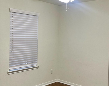 21439 Veneto Hills Court - Photo Thumbnail 18