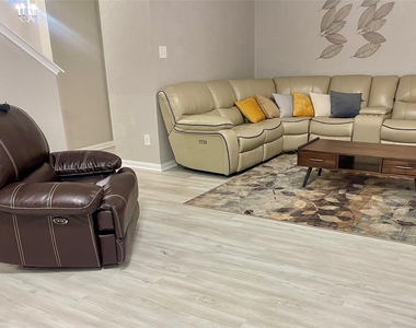 21439 Veneto Hills Court - Photo Thumbnail 6
