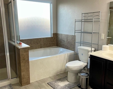 21439 Veneto Hills Court - Photo Thumbnail 17