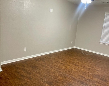 21439 Veneto Hills Court - Photo Thumbnail 19