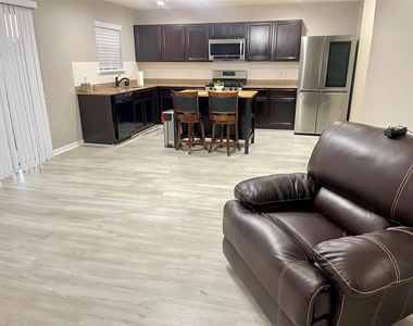 21439 Veneto Hills Court - Photo Thumbnail 12