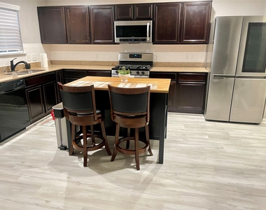 21439 Veneto Hills Court - Photo Thumbnail 9