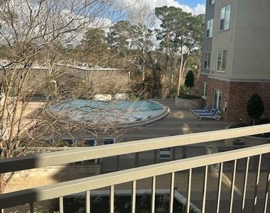 150 W Sam Houston Parkway N - Photo Thumbnail 5