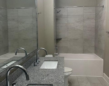 150 W Sam Houston Parkway N - Photo Thumbnail 2
