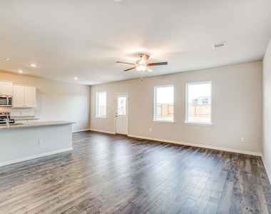 8219 Blooming Meadow Lane - Photo Thumbnail 3