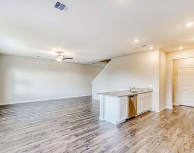 8219 Blooming Meadow Lane - Photo Thumbnail 4