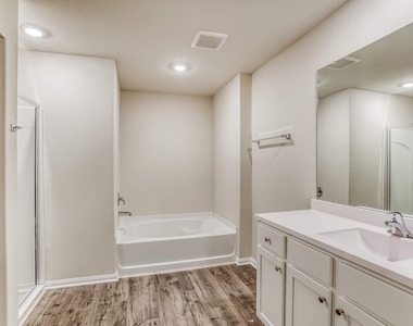 8219 Blooming Meadow Lane - Photo Thumbnail 9