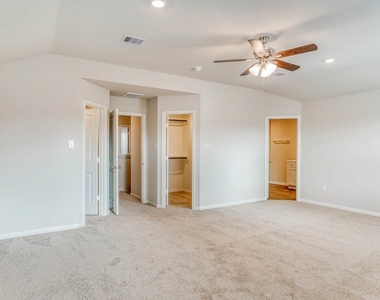 8219 Blooming Meadow Lane - Photo Thumbnail 7