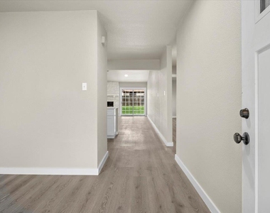 502 Pintail Lane - Photo Thumbnail 4