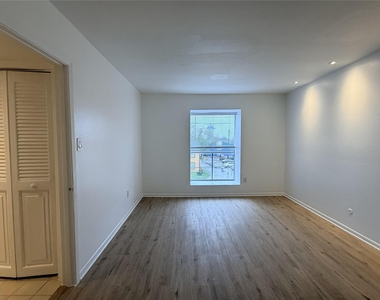 8523 Hearth Drive - Photo Thumbnail 9