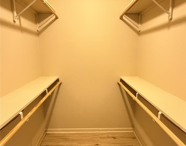 8523 Hearth Drive - Photo Thumbnail 7
