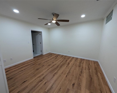8481 S Great Oaks Drive - Photo Thumbnail 17