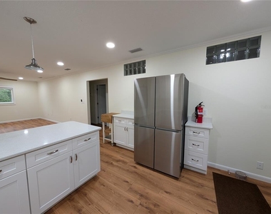 8481 S Great Oaks Drive - Photo Thumbnail 6