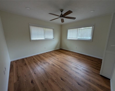 8481 S Great Oaks Drive - Photo Thumbnail 9