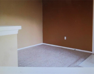 4107 Chatham Oak Court - Photo Thumbnail 3