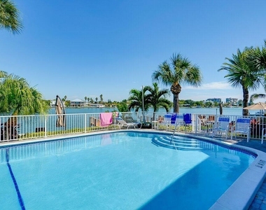 10265 Gulf Boulevard - Photo Thumbnail 12