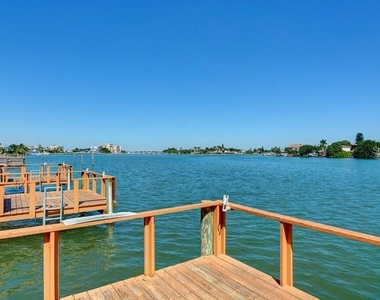 10265 Gulf Boulevard - Photo Thumbnail 14