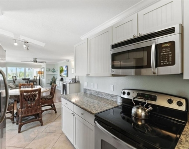 10265 Gulf Boulevard - Photo Thumbnail 32