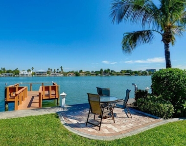 10265 Gulf Boulevard - Photo Thumbnail 6