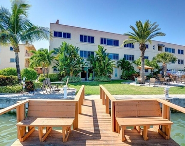 10265 Gulf Boulevard - Photo Thumbnail 7
