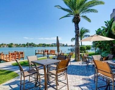 10265 Gulf Boulevard - Photo Thumbnail 10