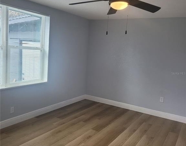 1320 S Oleander Avenue - Photo Thumbnail 20