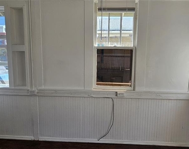 709 Ora Street - Photo Thumbnail 2