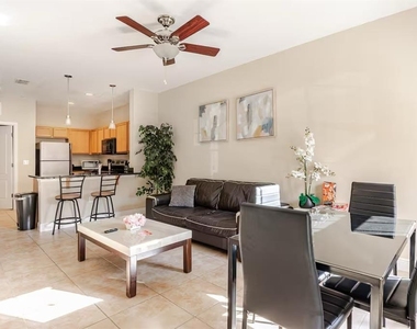2960 Sw 35th Place - Photo Thumbnail 5