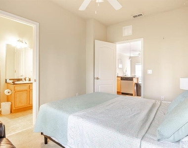 2960 Sw 35th Place - Photo Thumbnail 9
