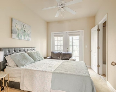 2960 Sw 35th Place - Photo Thumbnail 6
