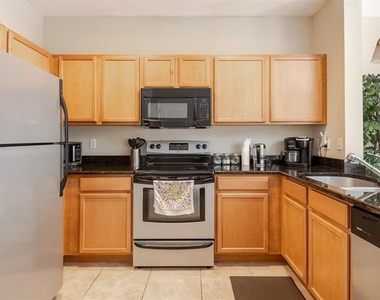 2960 Sw 35th Place - Photo Thumbnail 2
