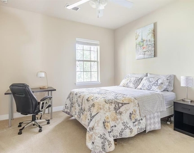 2960 Sw 35th Place - Photo Thumbnail 13