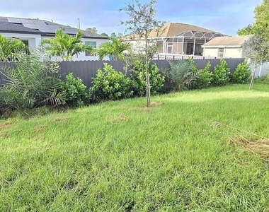 1532 Ne 35th - Photo Thumbnail 16