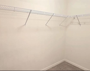 1532 Ne 35th - Photo Thumbnail 12