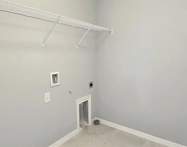 1532 Ne 35th - Photo Thumbnail 15