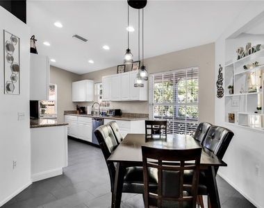 2648 Nassau Street - Photo Thumbnail 5