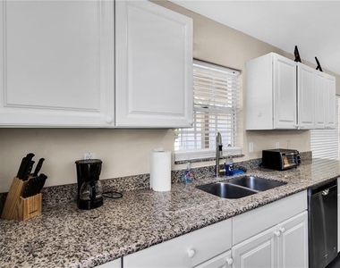 2648 Nassau Street - Photo Thumbnail 8