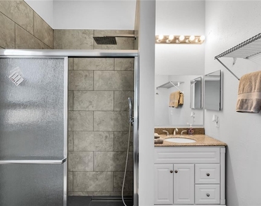 2648 Nassau Street - Photo Thumbnail 14