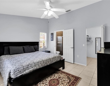 2648 Nassau Street - Photo Thumbnail 11