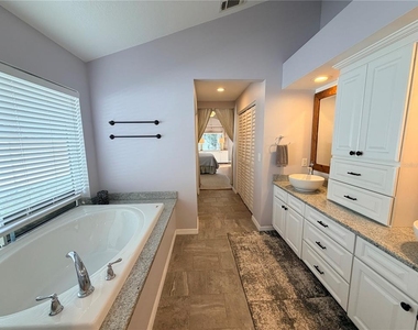8317 9th Avenue Terrace Nw - Photo Thumbnail 7