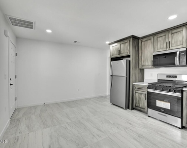 1107 Myrtle Avenue - Photo Thumbnail 1