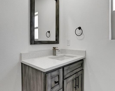1107 Myrtle Avenue - Photo Thumbnail 11